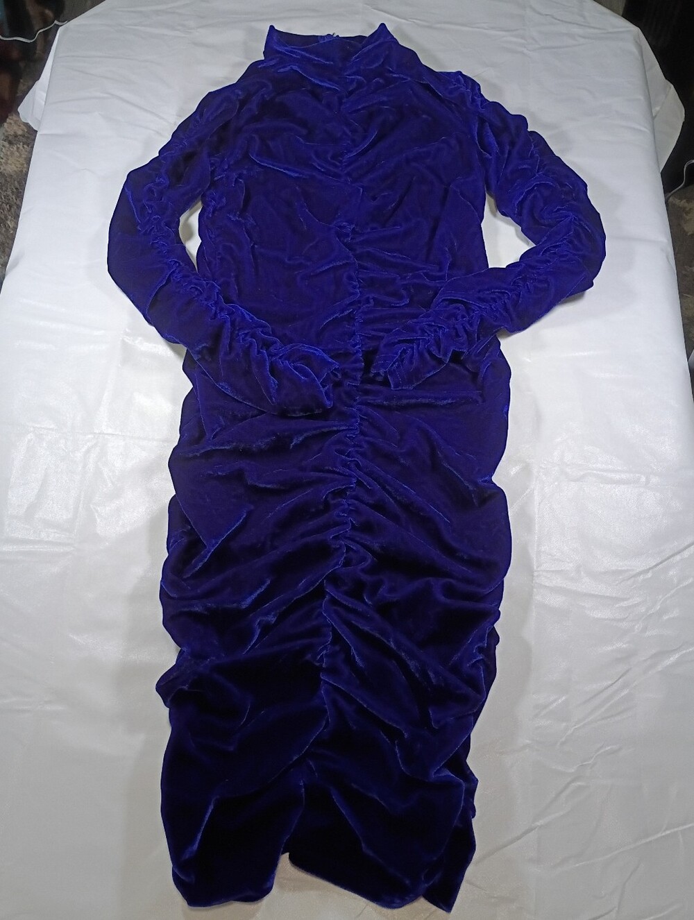 CBR Royal Blue Ruched Velvet Long Sleeve Midi Dress